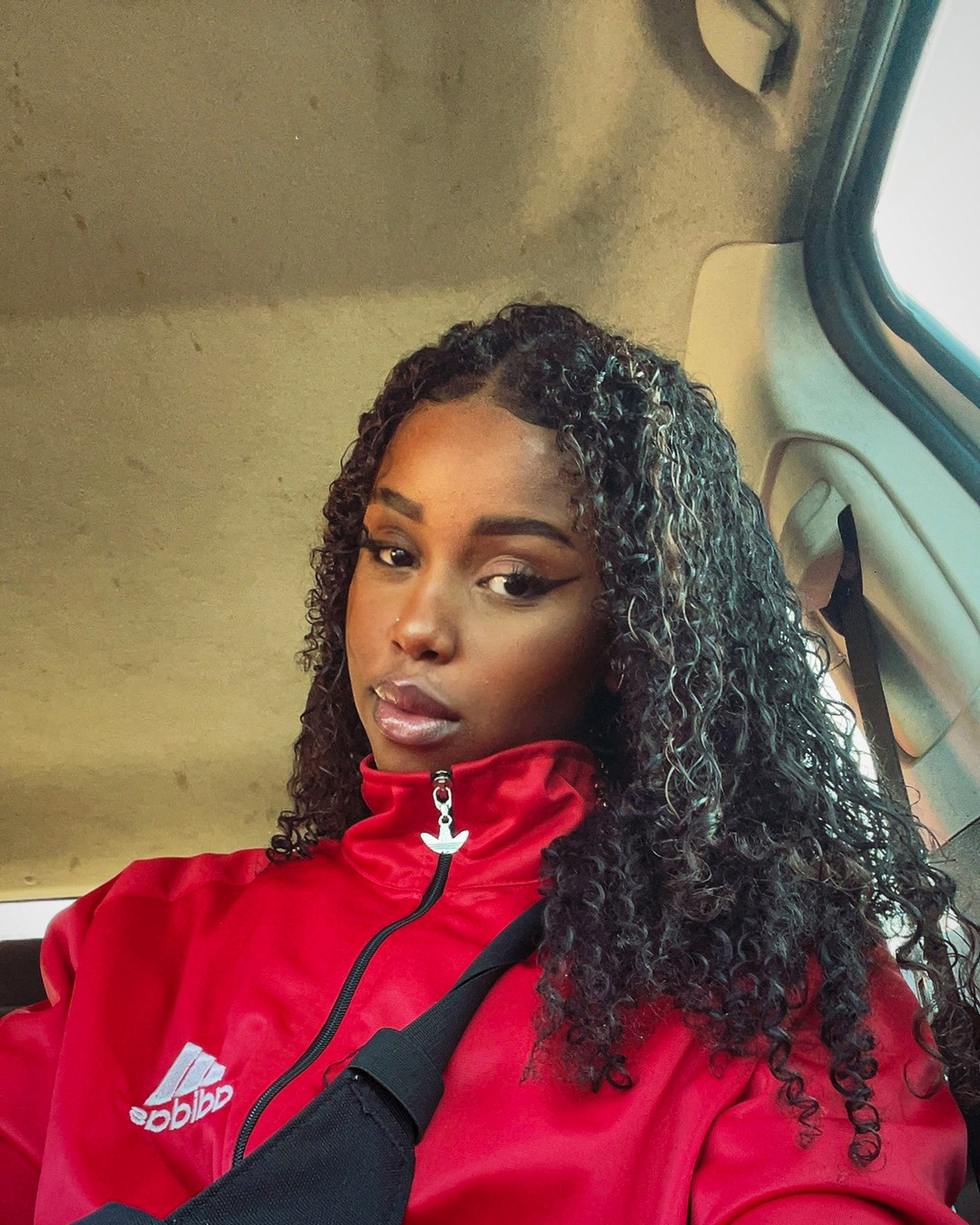 Singer Karen SIlva poses in undated photo. She died at the age of 17 in Volta Redonda, Rio de Janeiro, Brazil. Note: Private photo taken from social media. Karen SIlva