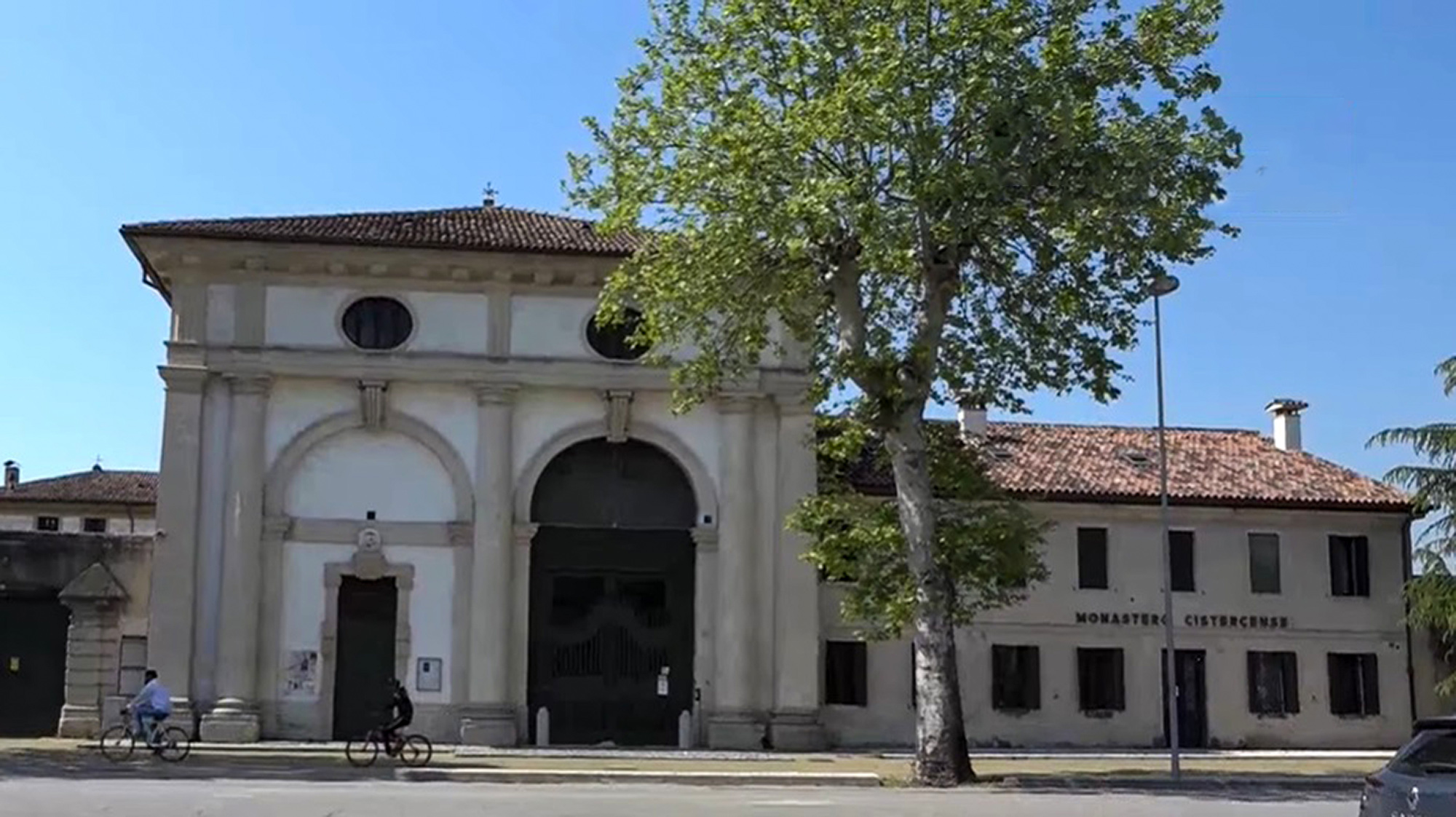Nuns, belonging to the Cistercian order, left the structure following the removal of their abbess: Mother Aline Pereira Ghammachi, undated. The gesture caused a stir in the local community. Note: Image is a screenshot from video. Nuns
