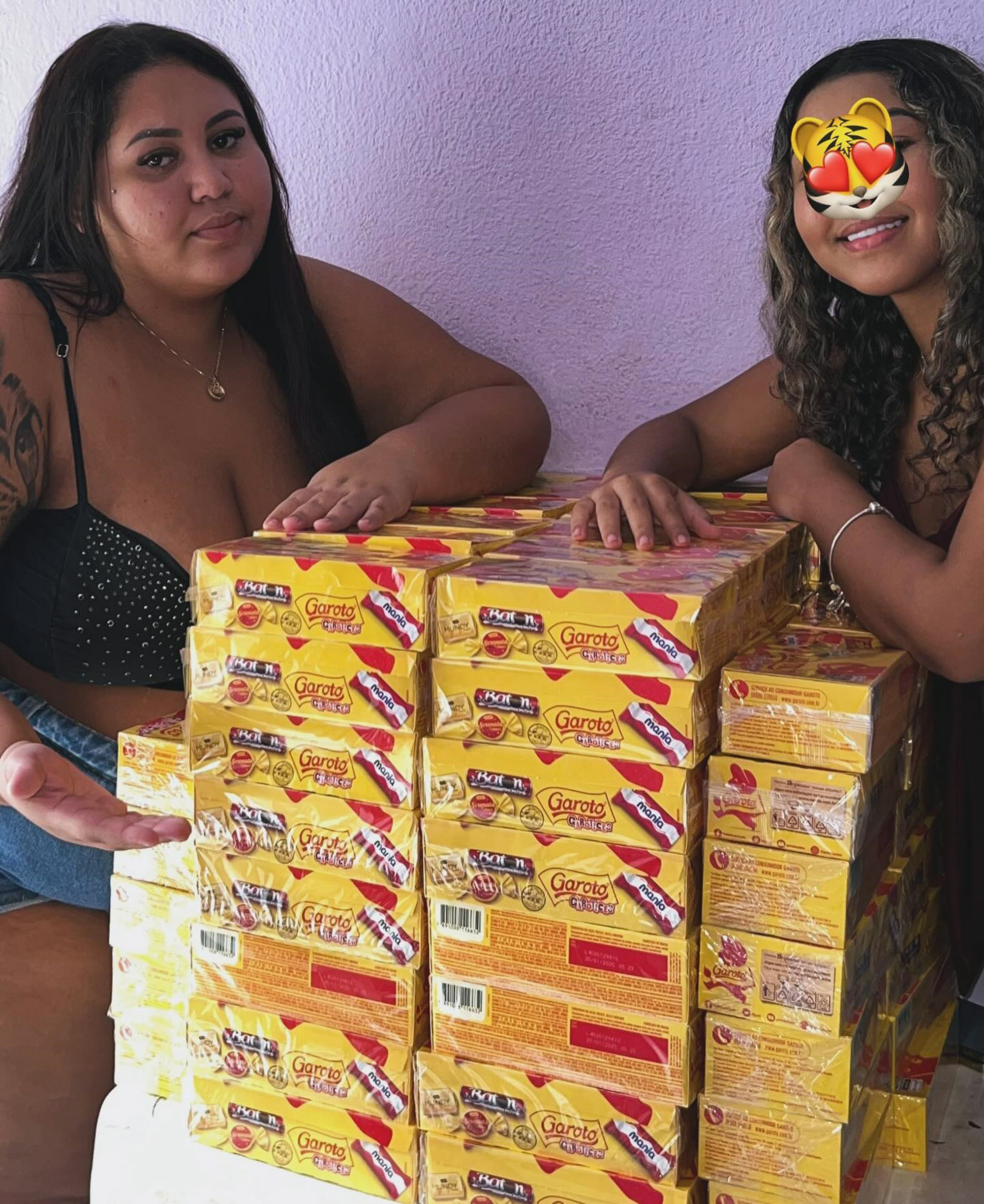 Maria Beatriz dos Santos, 20, (left) 