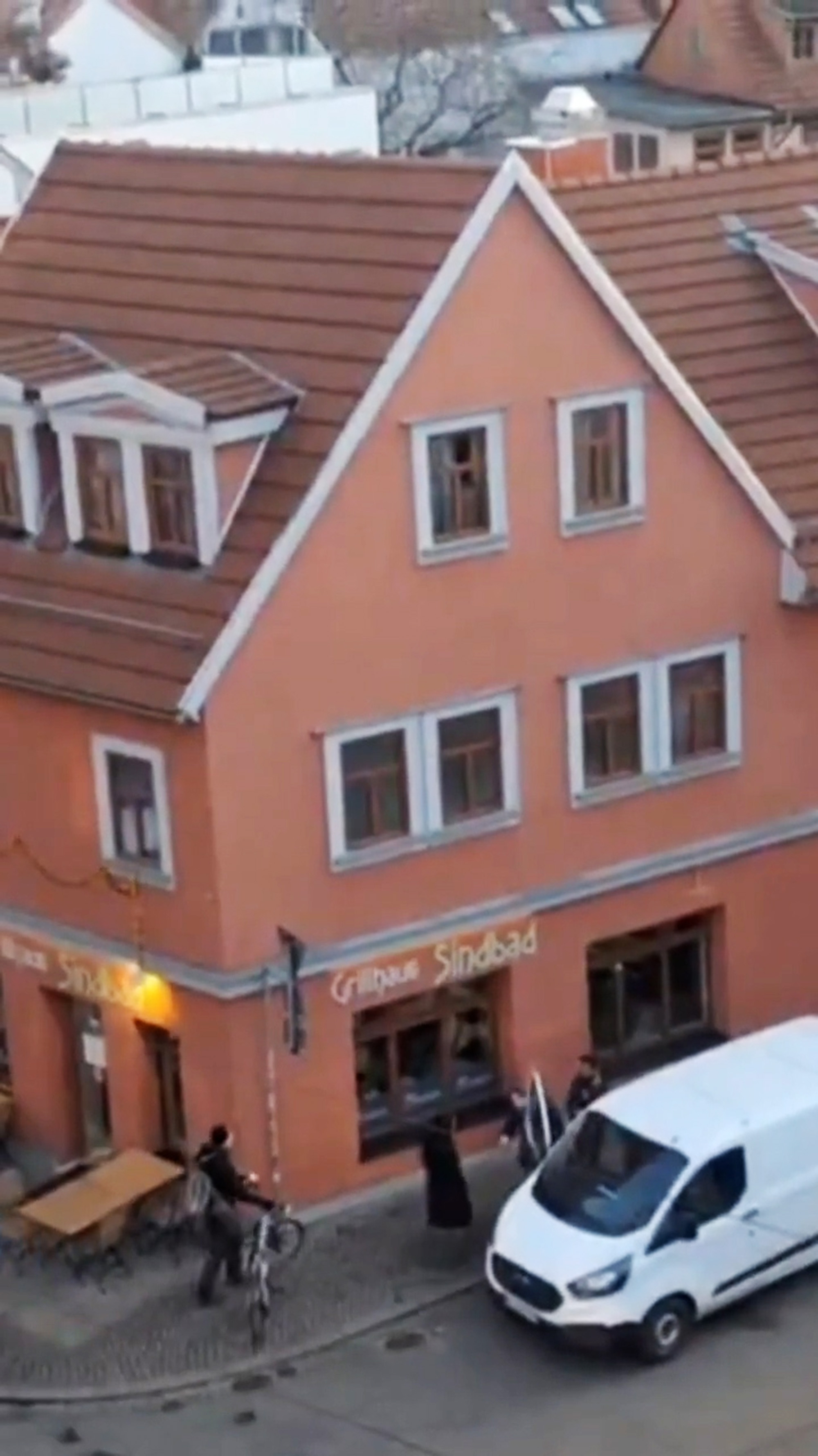 Video shows the kidnapping of a girl in Erfurt, Germany