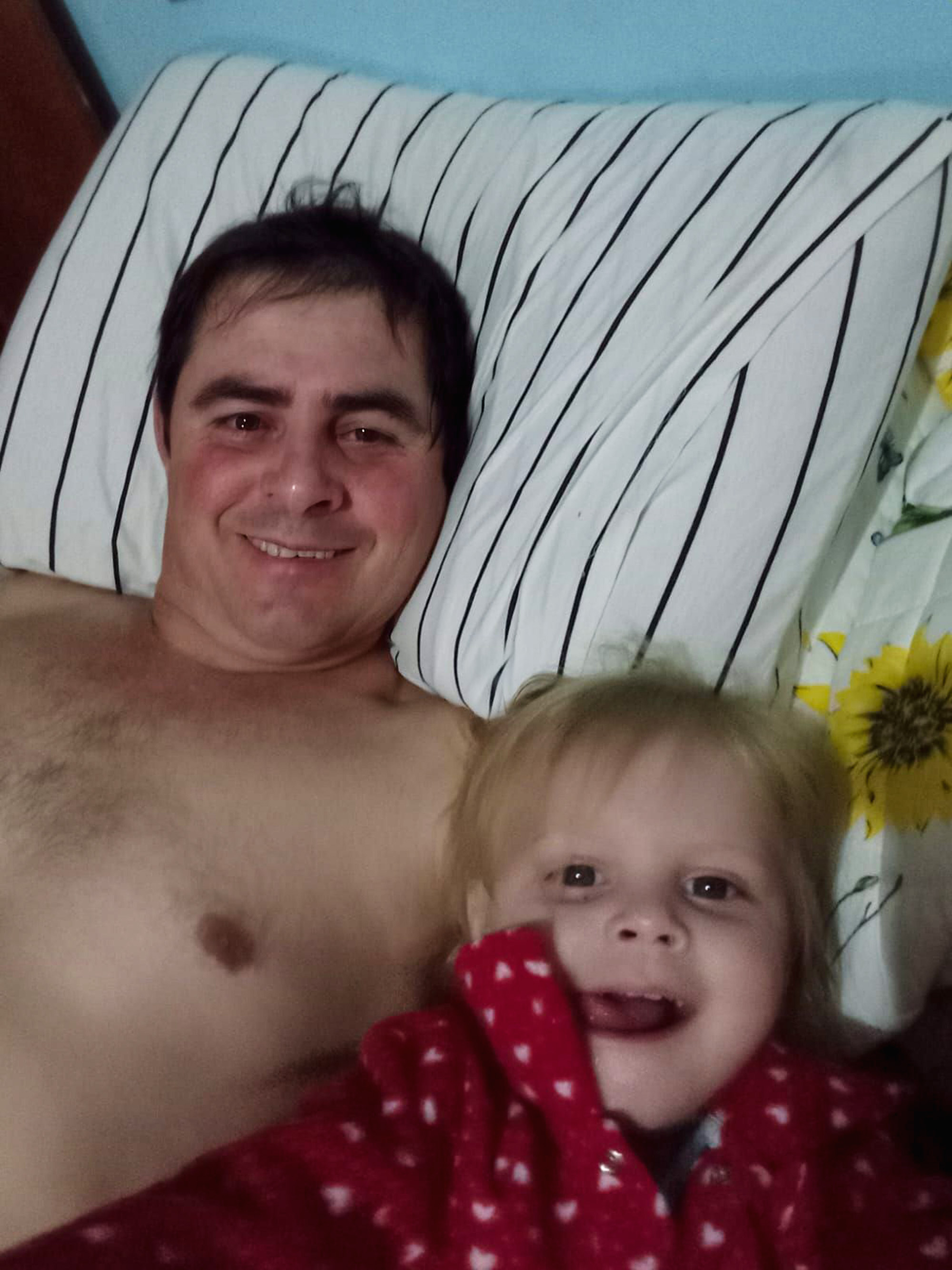 Picture shows Valmir Rodrigo Pegoraro and little Hosana Esmeralda Silva Pegoraro, undated. He killed his daughter in Abelardo Luz, Brazil, on May 25, 2025. Note: Private photo taken from social media. Valmir Rodrigo Pegoraro and little Hosana Esmeralda Silva Pegoraro