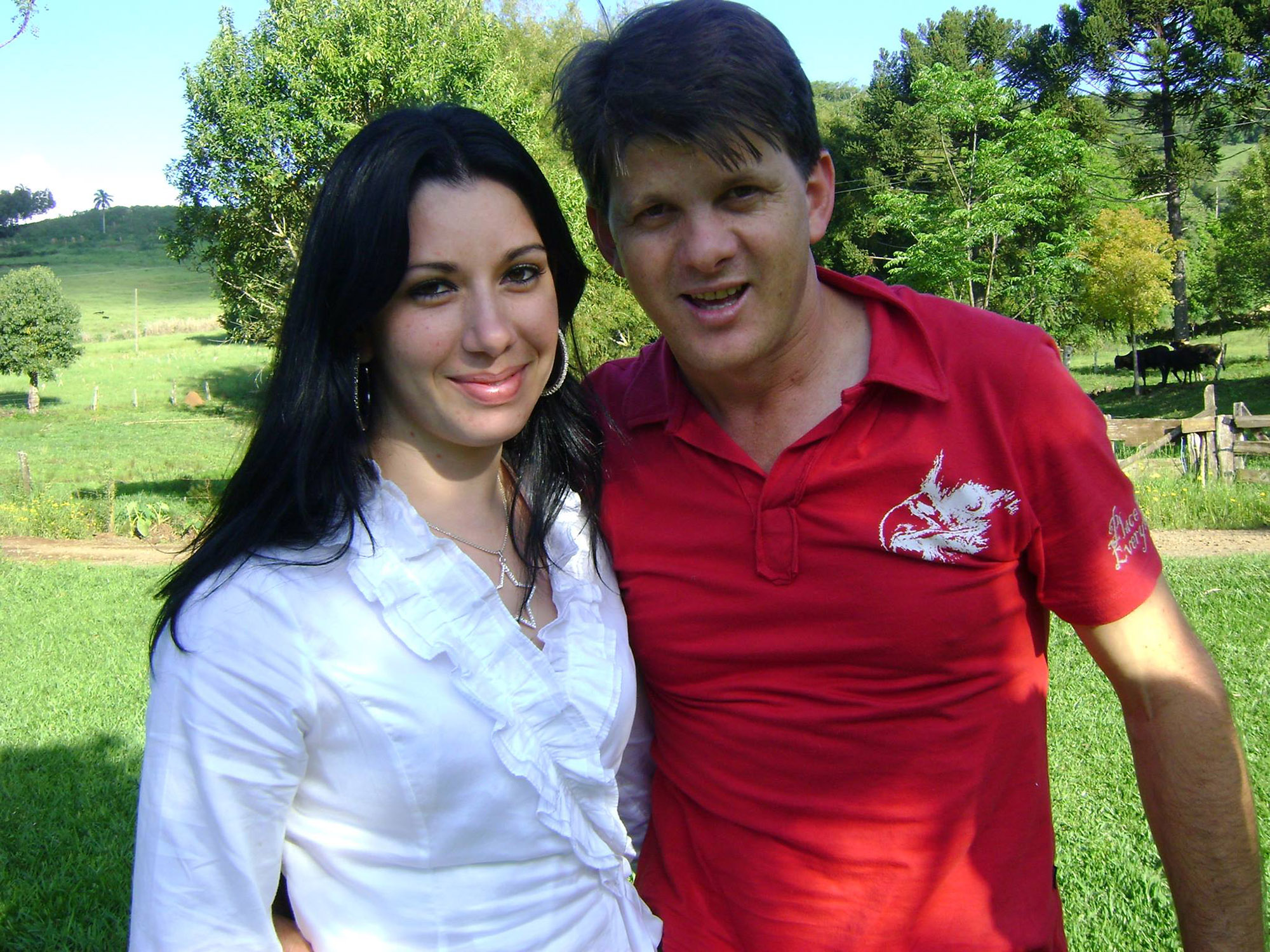 Claudia Tavares Hoeckler (left) poses with her husband Valdemir Hoeckler (right) in an undated photo. She allegedly killed her husband in Lacerdopolis, Santa Catarina, Brazil, Sunday, Nov. 13, 2022. Note: Picture is private Claudia Tavares Hoeckler (left) poses with her husband Valdemir Hoeckler (right)