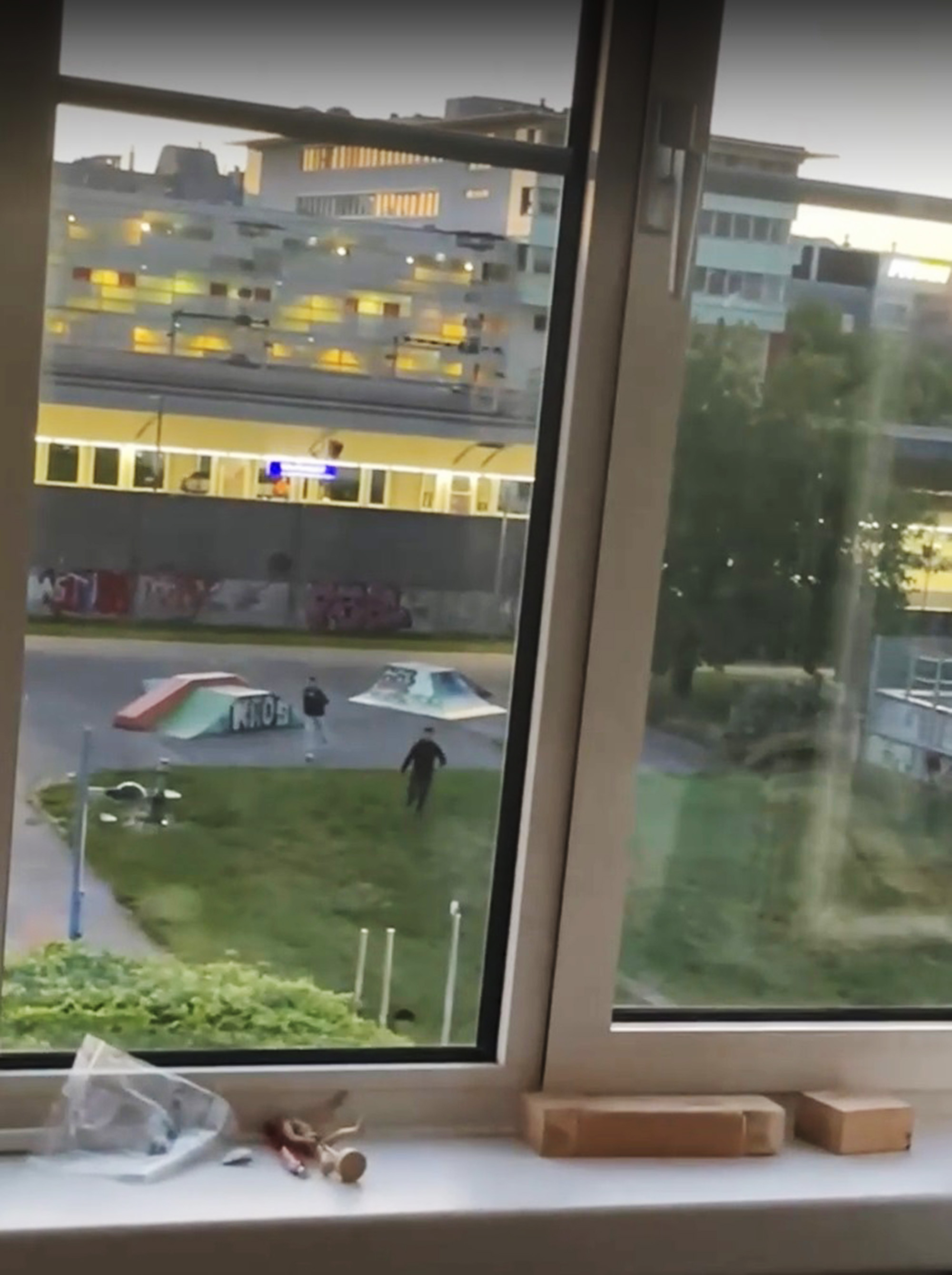 Picture shows the men who pulled out a gun in Vienna's Floridsdorf district, Austria, May 30, 2025. Shots were fired too. Note: Image is a screenshot from video. the men who pulled out a gun