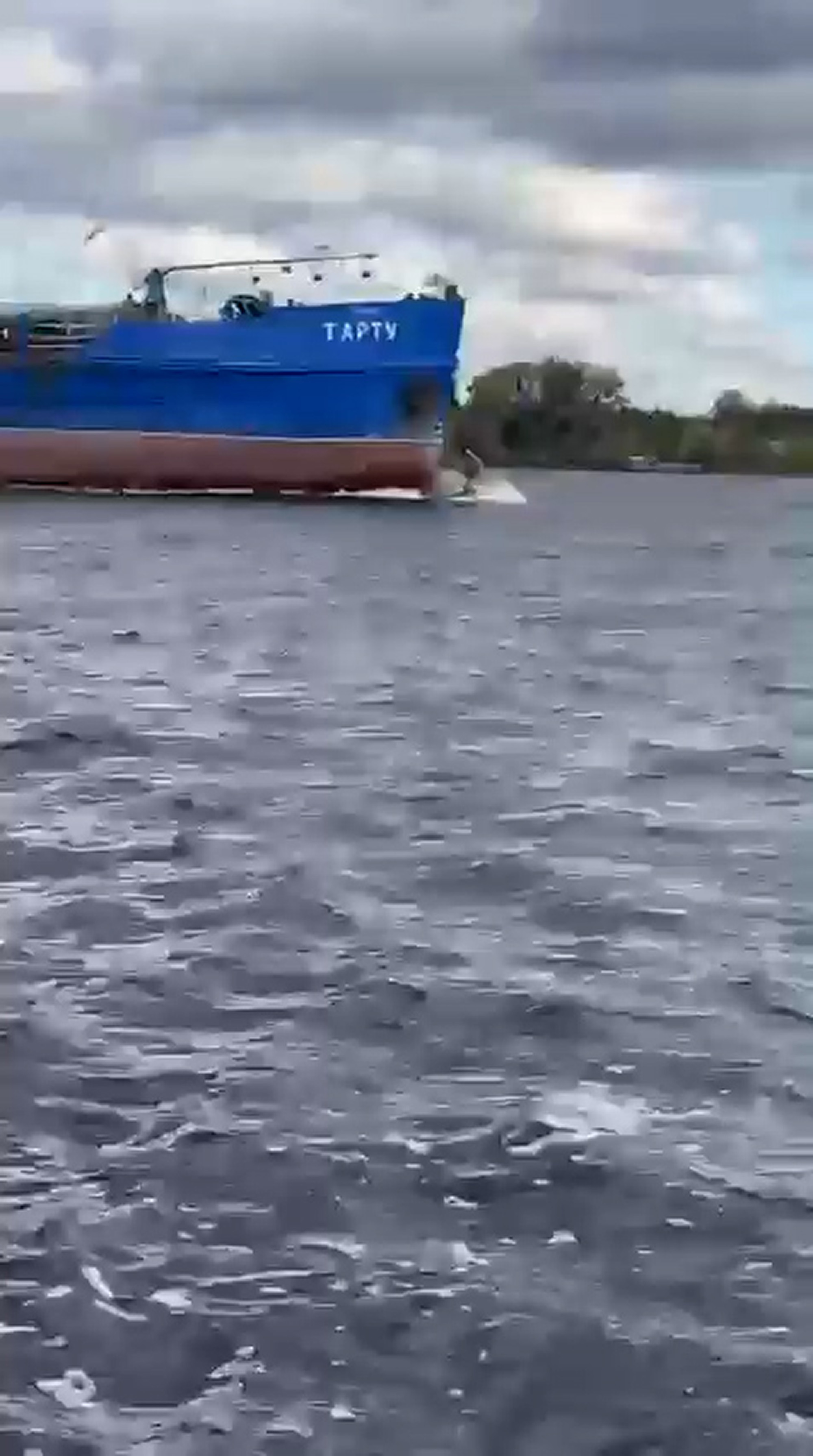 Footage shows collision between the dry cargo ship Tartu and the Neman-400 boat on the Volga River in Samara Oblast, Russia on Sunday, Sep. 28, 2025.