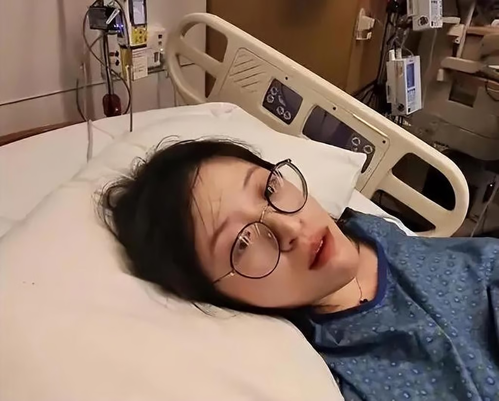 Picture shows influencer's wife in hospital, undated. The Chinese influencer filmed and uploaded a video of his wife's childbirth. Note: Private photo. Picture shows influencer's wife in hospital