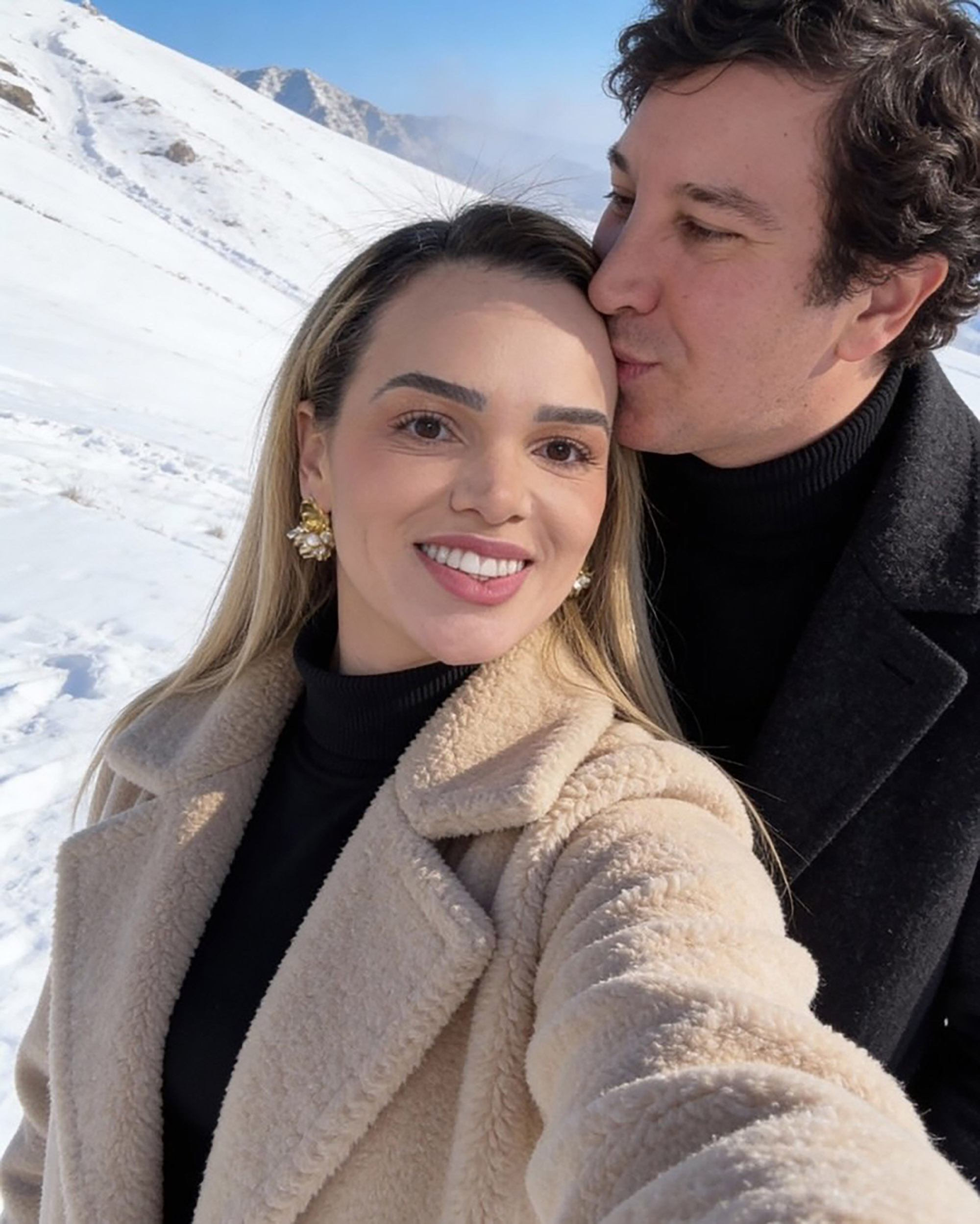 Picture shows lawyer Sara Nubia and corrections officer Rogerio Naves, undated. They were found dead in their home in Goiania, Brazil. Note: Private photo taken from social media Picture shows lawyer Sara Nubia and corrections officer Rogerio Naves, undated