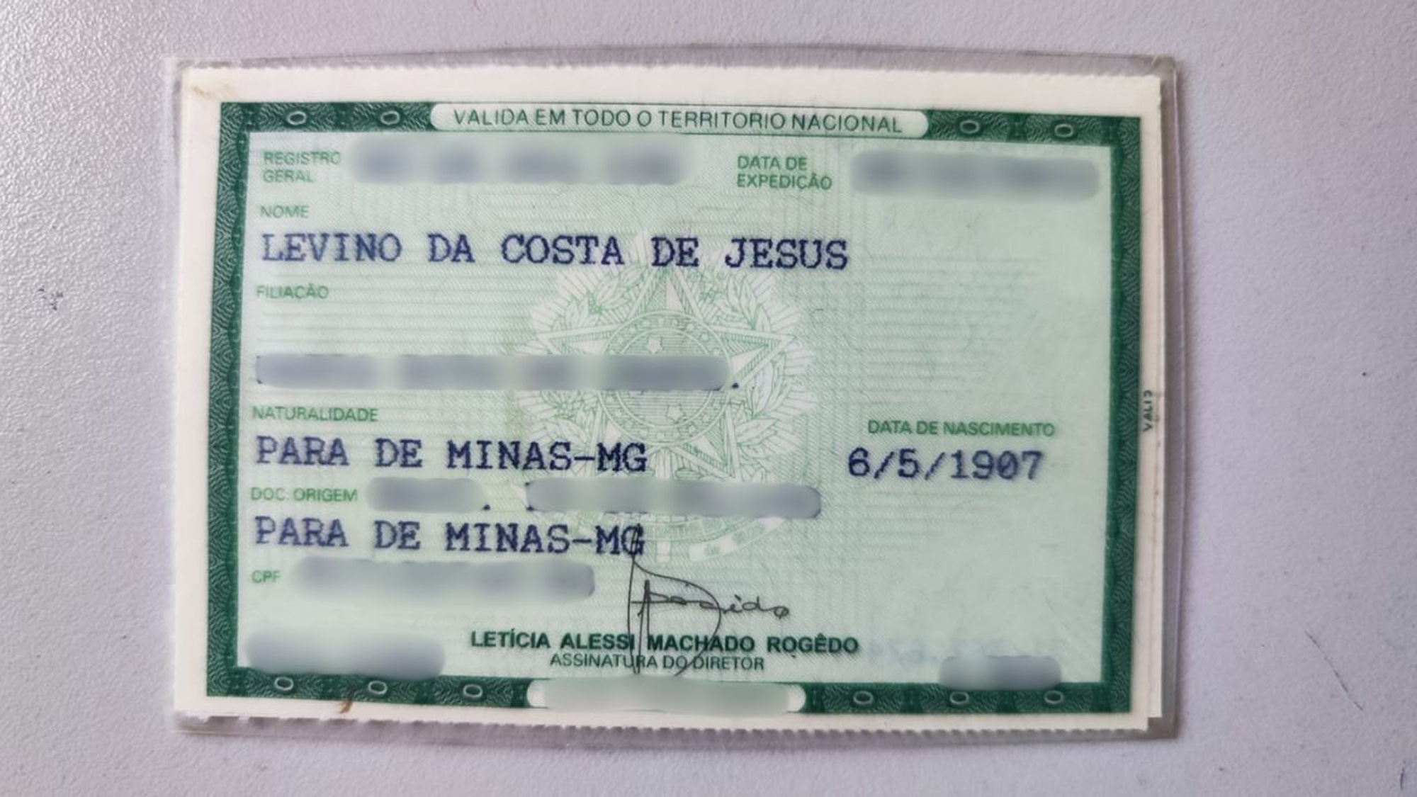 Picture shows the document of Levino da Costa de Jesus, 118, undated. He was born on May 6, 1907. Note: Private photo taken from local media. (Newsflash/NX) 1748278105850-qgbwfqwq.jpg